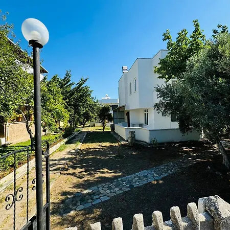 Bozcaada Karsisi Aileye Uygun Muestakil Vila Dalyanköy